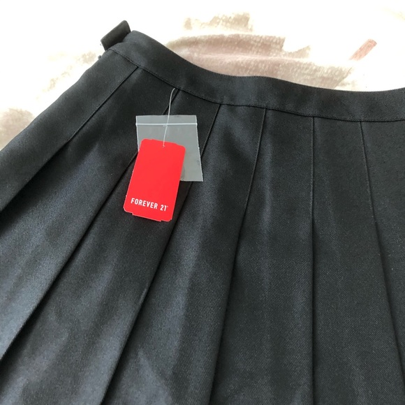 Forever 21 black pleated tennis skirt. - Picture 3 of 4